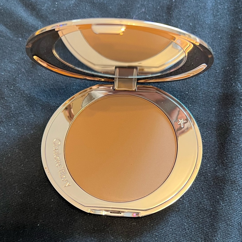 Charlotte Tilbury Airbrush Flawless Finish Powder - Shade 4